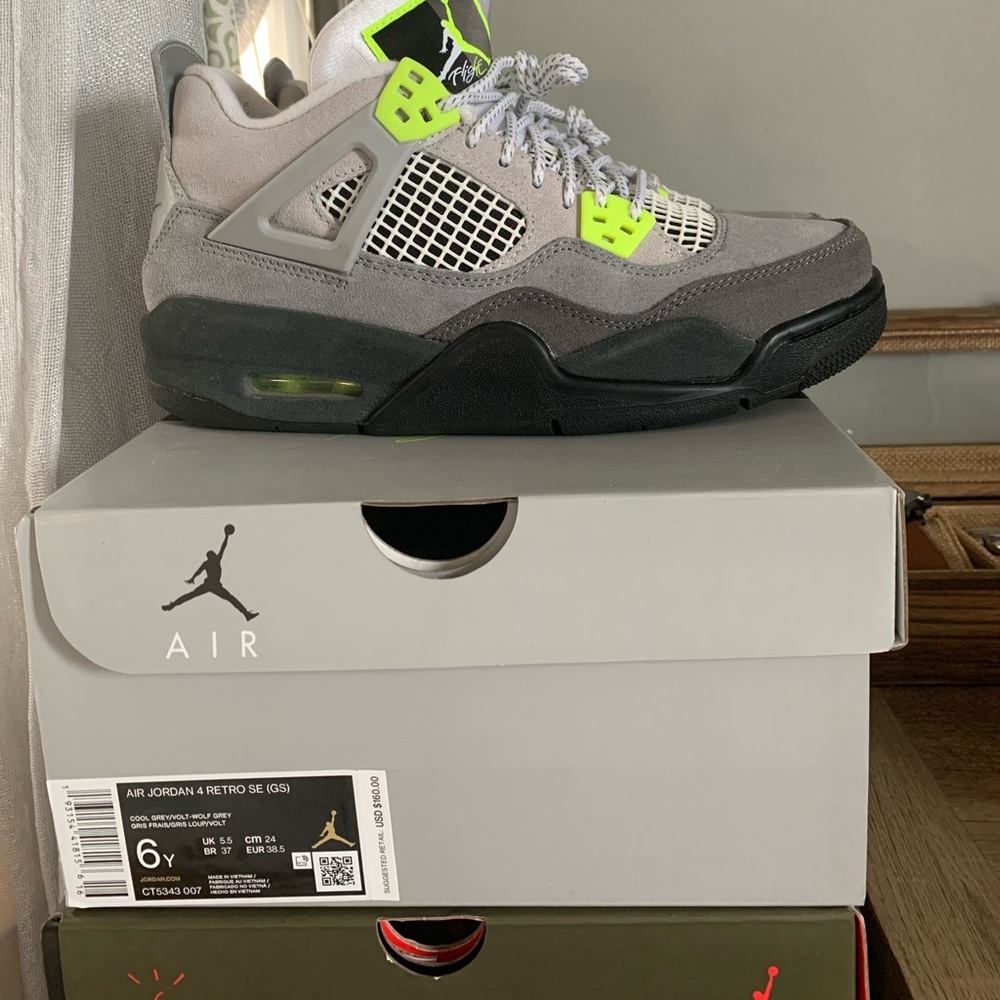 Jordan 4s